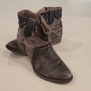 Awesome distressed boots. Size 8